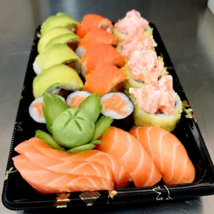 Sushi Garden salmon set